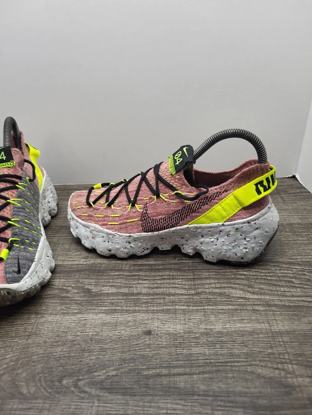 Nike Space Hippie 04 Shoes Womens Size 6.5 Running Lemon Venom Sneakers